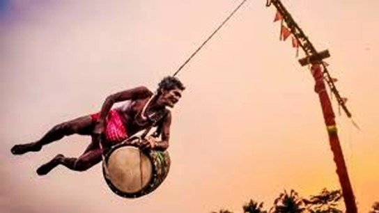 Arrows, jumps in the greed for virtue... At the end of the year, Kolkata also saw the Lokayat Charak