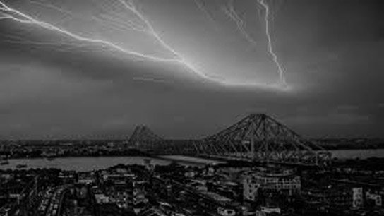 Rain with thunderstorms in the afternoon, 50 km wind gusts in Kolkata