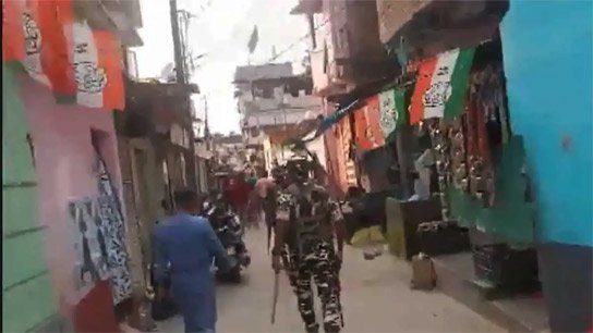 Central forces disperse vote thieves in Dangipara, Siliguri