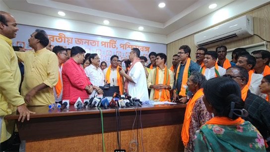 Subhendu turns the tables; Trinamool vacates Gosaba ahead of elections, joins BJP in droves