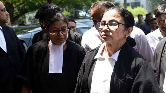 'Thief, thief' slogans against Mamata, chaos erupts in court premises