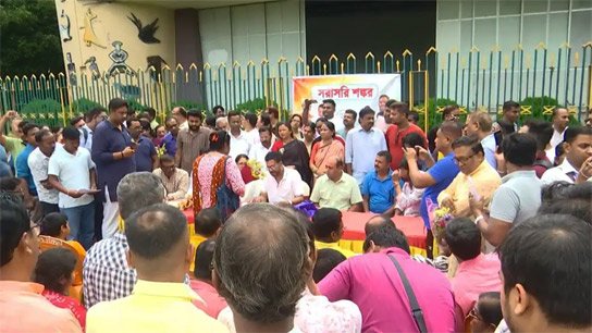 From land grabbing to job corruption; Hundreds of people turn up to meet Shankar, a Siliguri house boy