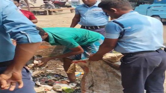 TMC's time is money-making! The municipality is using civic workers to clean the garbage in turn