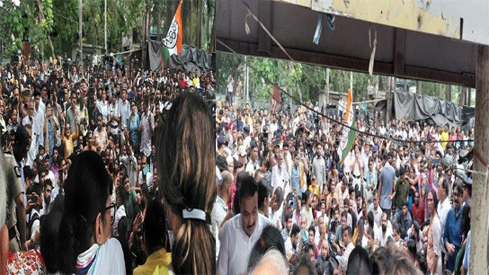 Speculation in political circles! Whose people are more in the dharna? How many are Abhishek's people?