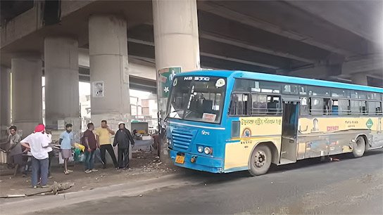 Bus crashes into flyover after brakes fail in Bagdogra, 1 dead, many injured