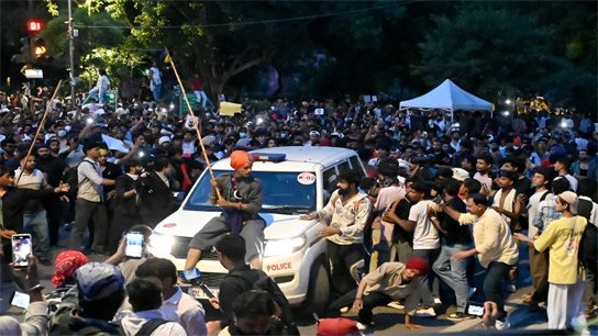Terrorism in the name of movement; Internet shutdown, New Delhi heated up again