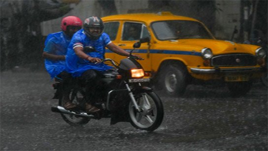 Heavy rainfall likely in Kolkata, Howrah and several parts of 24 Parganas; severe thunderstorms possible