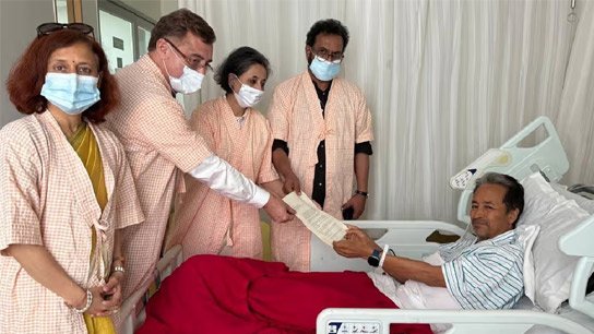 Did she break her hunger strike by 'setting up' with the government? Now Sonam will have to prove her honesty!