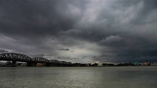 Rain laments in the south, heavy rains expected in North Bengal!