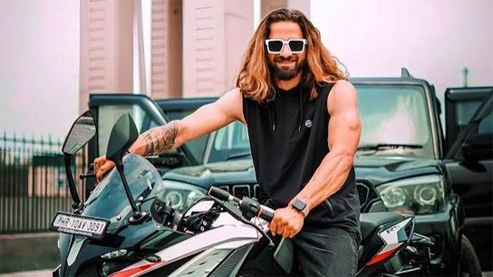 Popular singer shot dead at point-blank range after leaving gym