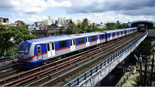 The metro is running late! Passengers suffering on the Blue Line