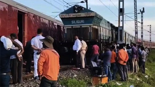 Farakka Express engine derails near Balurghat station, disrupting train services