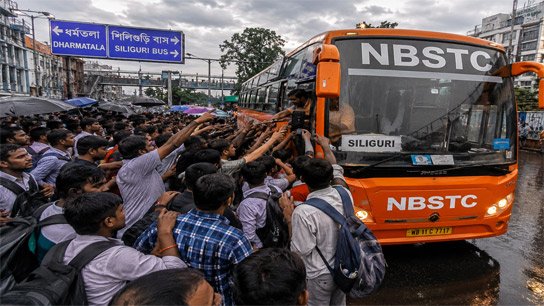 Railways halted due to landslide in Farakka; Crowds in Dharmatala for Siliguri-bound bus tickets