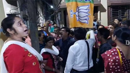 'Bring beautiful and educated women, lay off the old ones'; BJP city president's remark in Katwa sets party office on fire