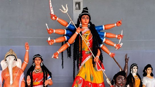 'Devi Thakurani' in the form of a royal bride for 216 years; History of Durga Puja at the traditional Amguri Basunia house in Dooars