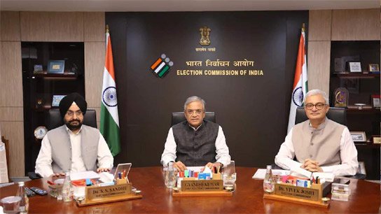 Two commissioners complain against Election Commission official; Cabinet Secretariat refuses to take action